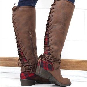 (8) Very Volatile Marcel, Lace Up Boots